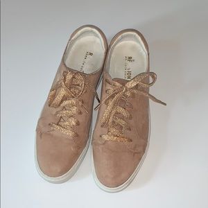 Mauve Kenneth Cole Platform Sneakers